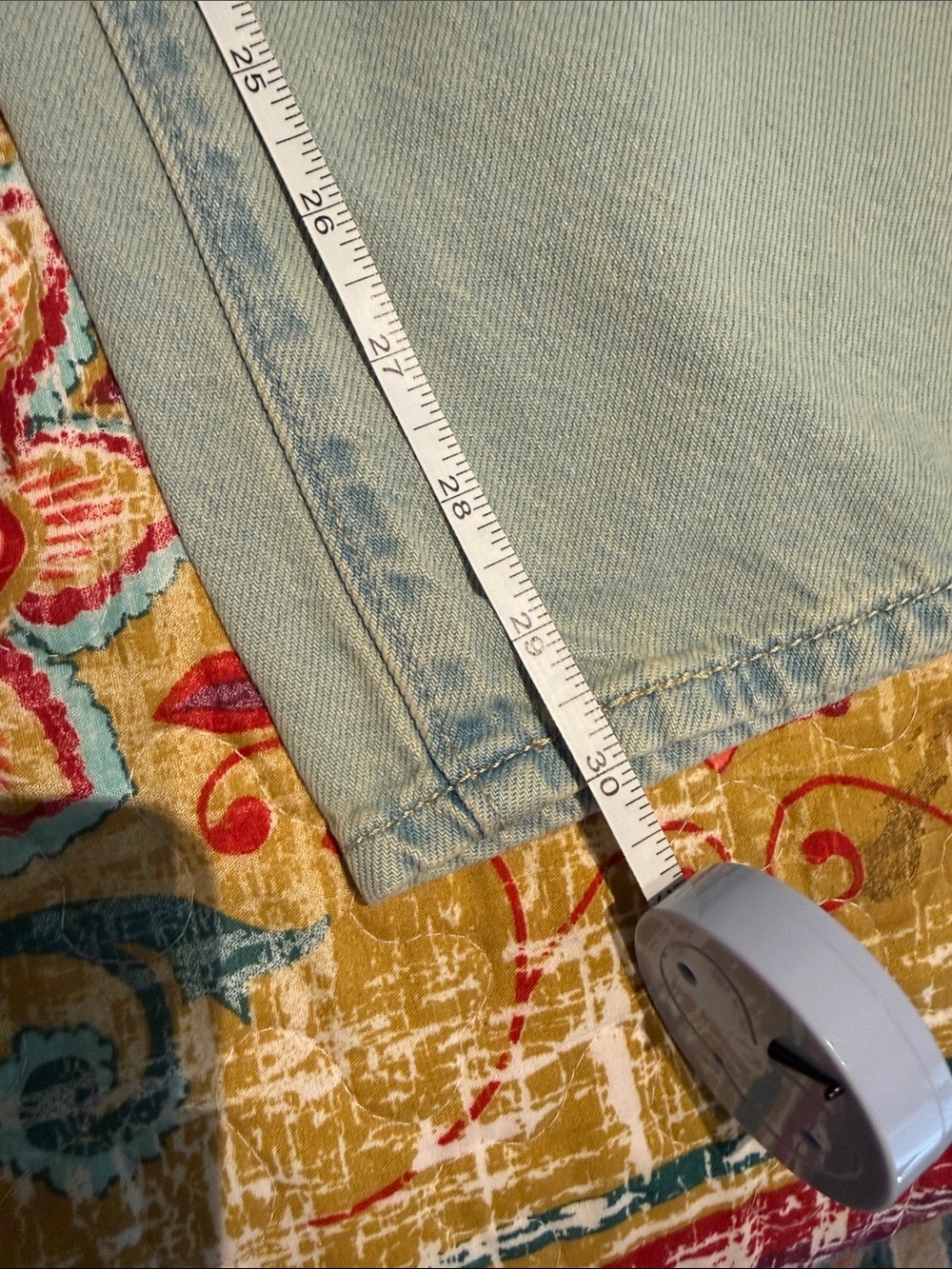 Levi’s Light Wash Wide-Leg Women’s Jeans - Cinch Baggy (28) - Picture 6 of 6